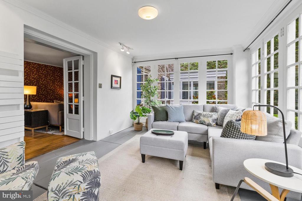 120 W SPRINGFIELD AVENUE