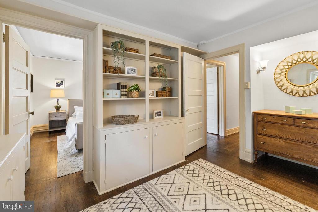 120 W SPRINGFIELD AVENUE