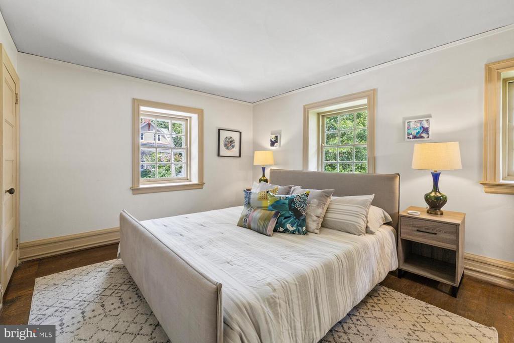 120 W SPRINGFIELD AVENUE