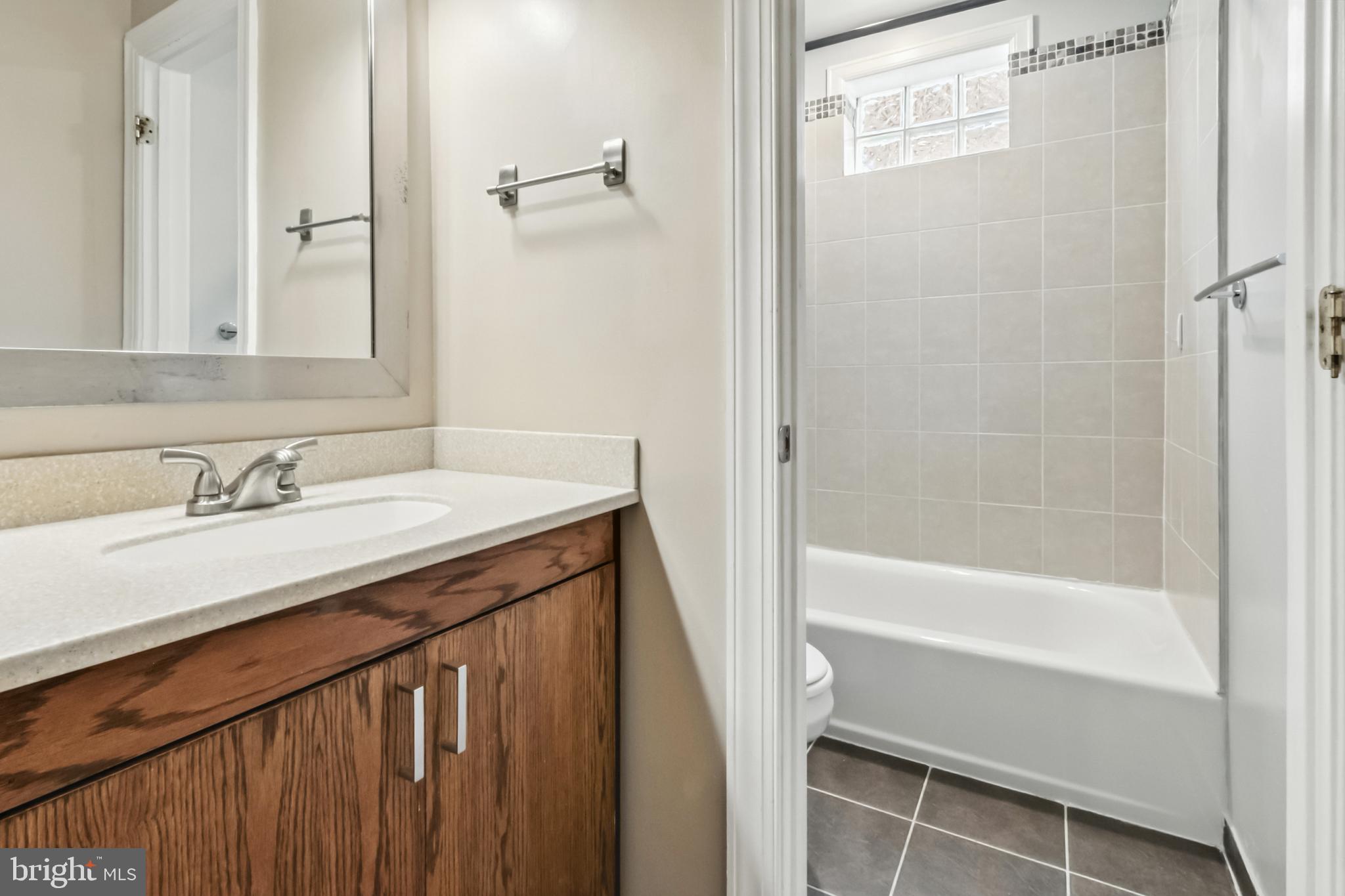 2140 PEMBERTON STREET