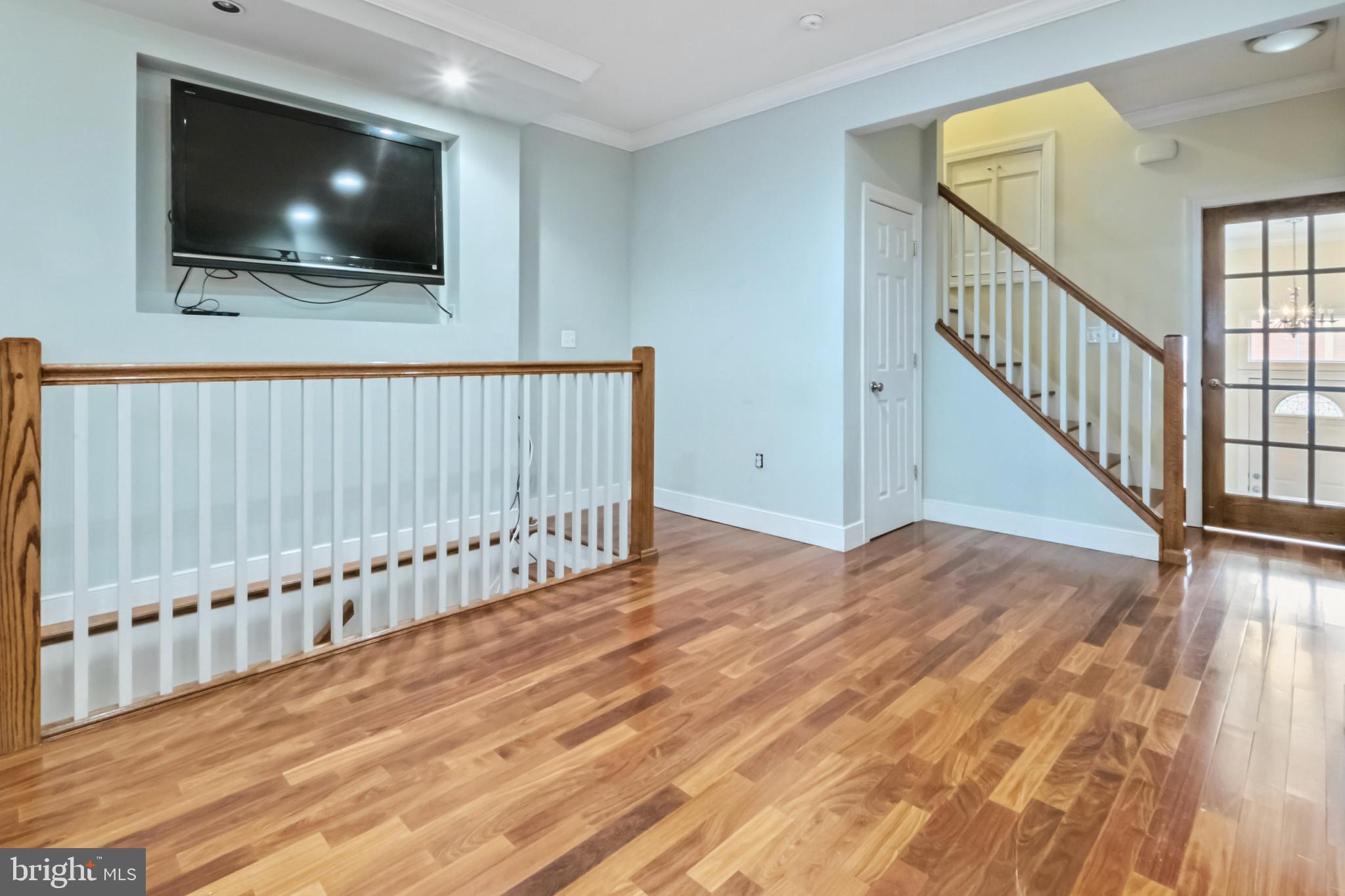 2140 PEMBERTON STREET