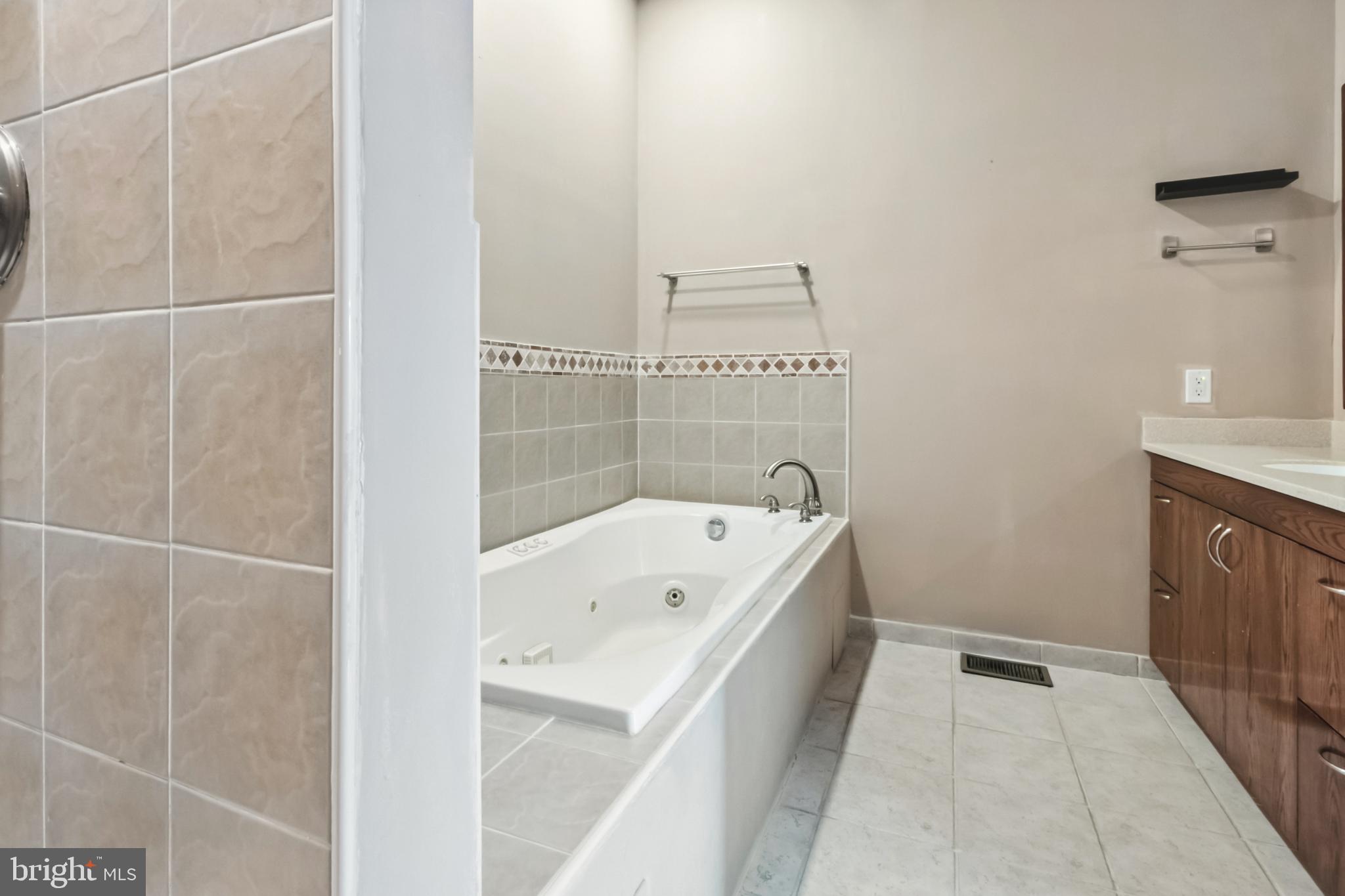 2140 PEMBERTON STREET