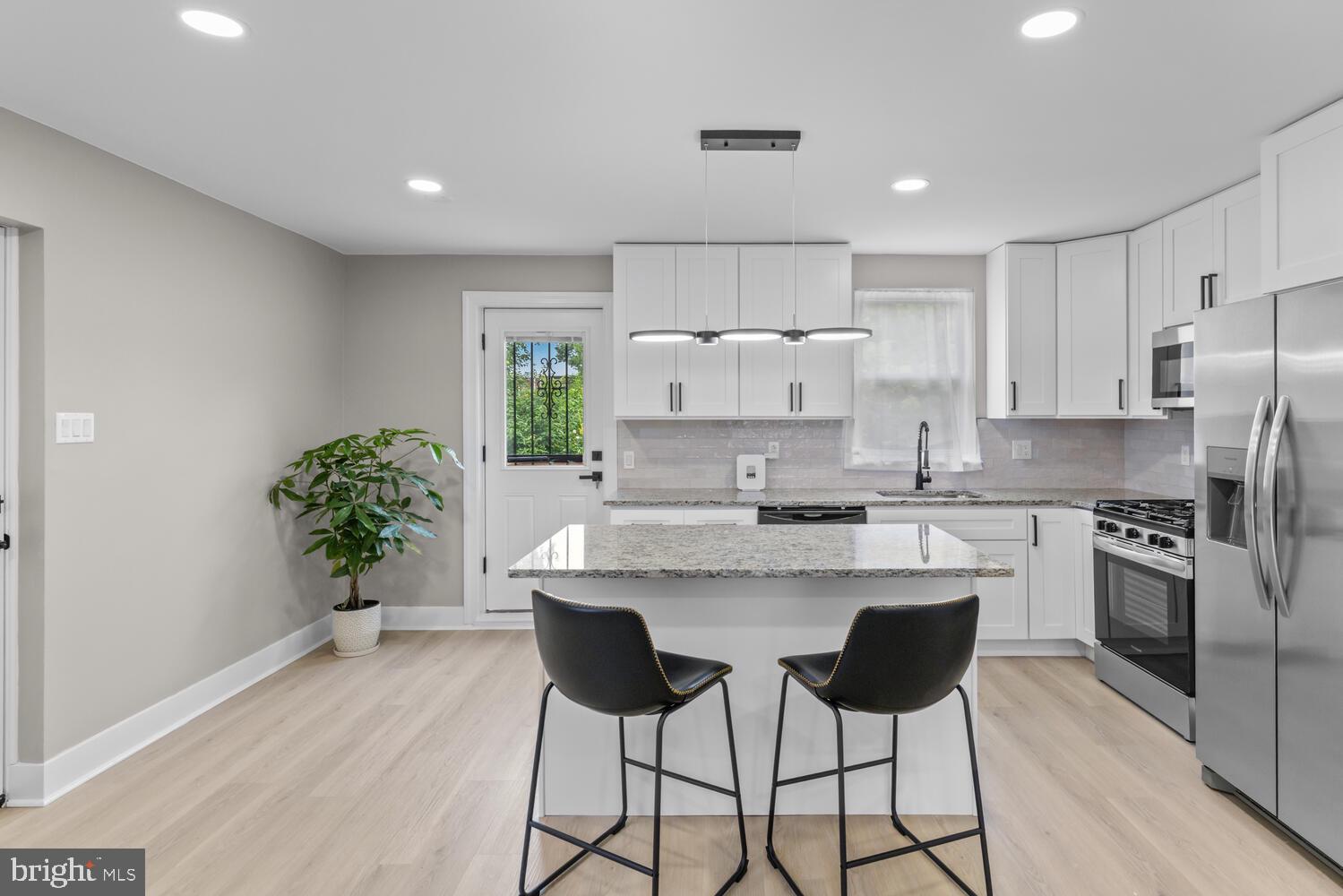 1051 E VERNON ROAD