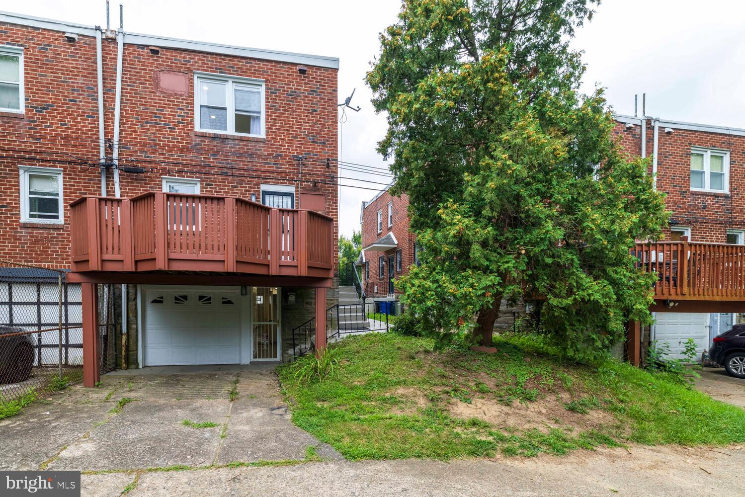 1051 E VERNON ROAD