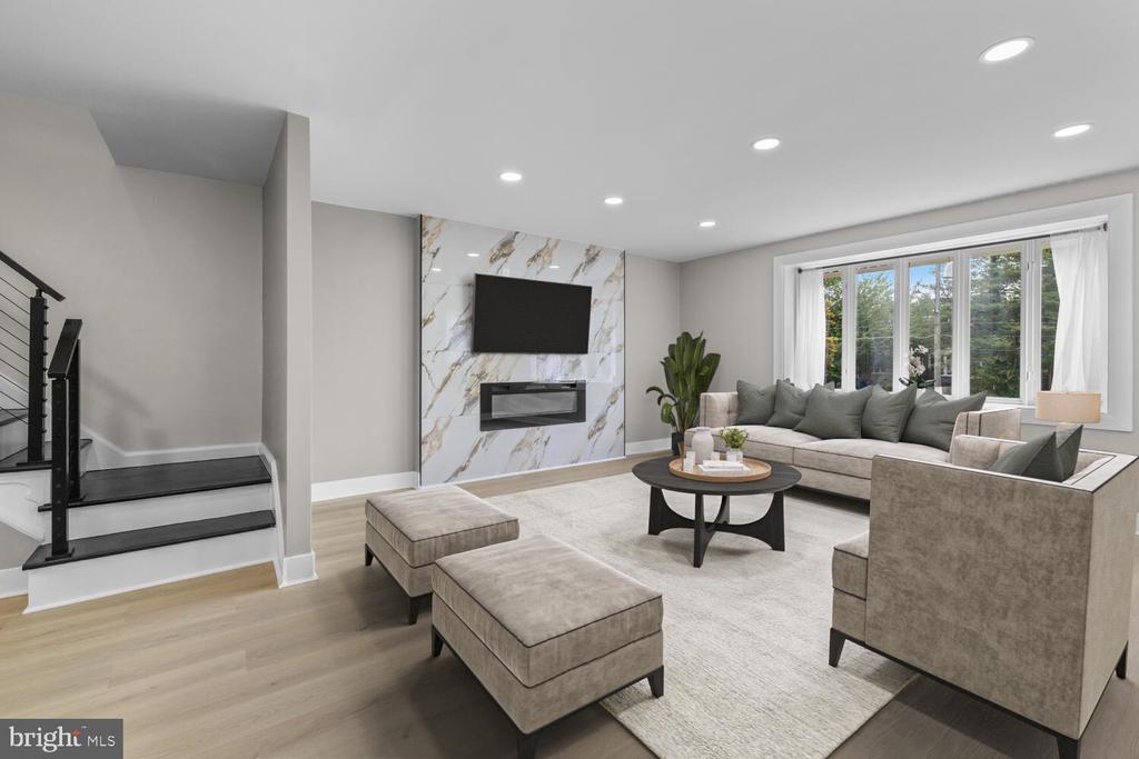 1051 E VERNON ROAD