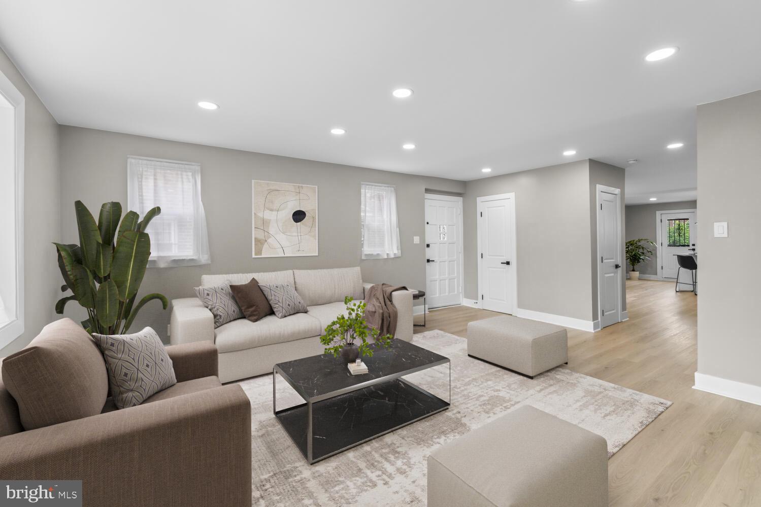 1051 E VERNON ROAD