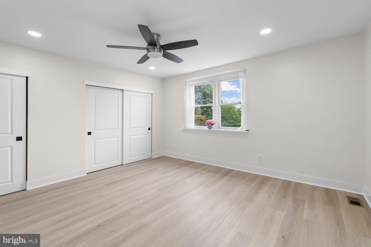 1051 E VERNON ROAD