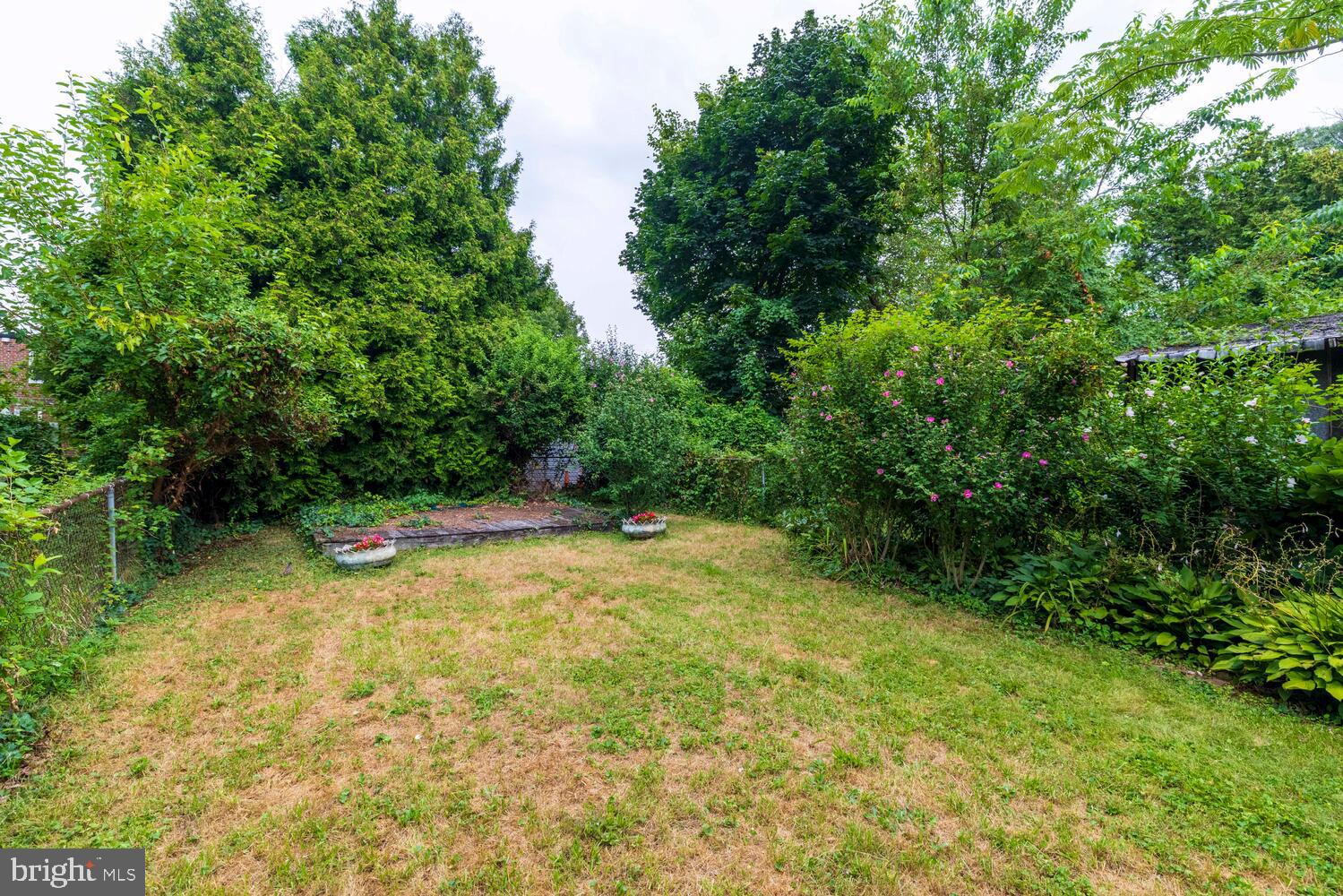 1051 E VERNON ROAD