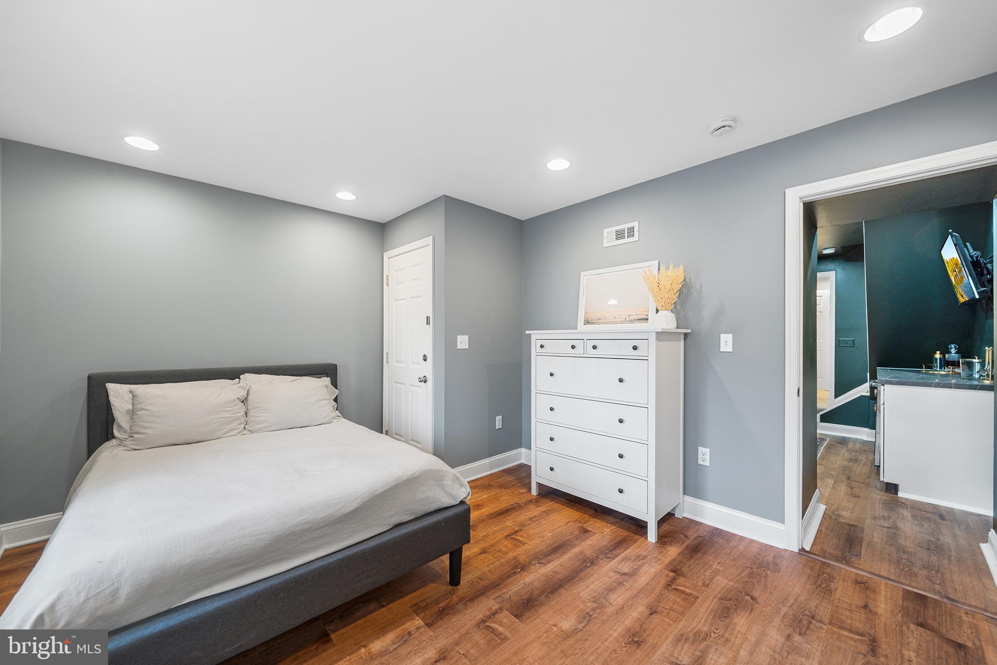 177 LEVERING STREET