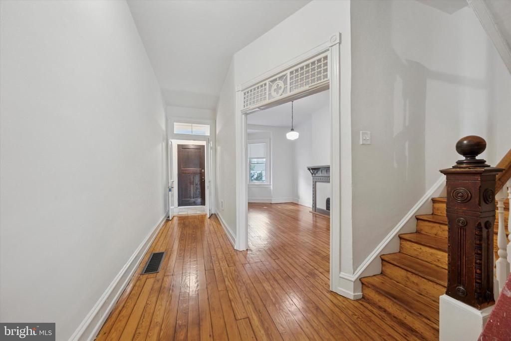 239 W DUVAL STREET