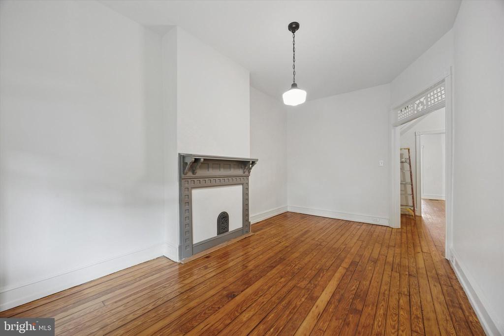 239 W DUVAL STREET