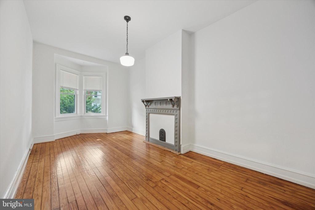 239 W DUVAL STREET