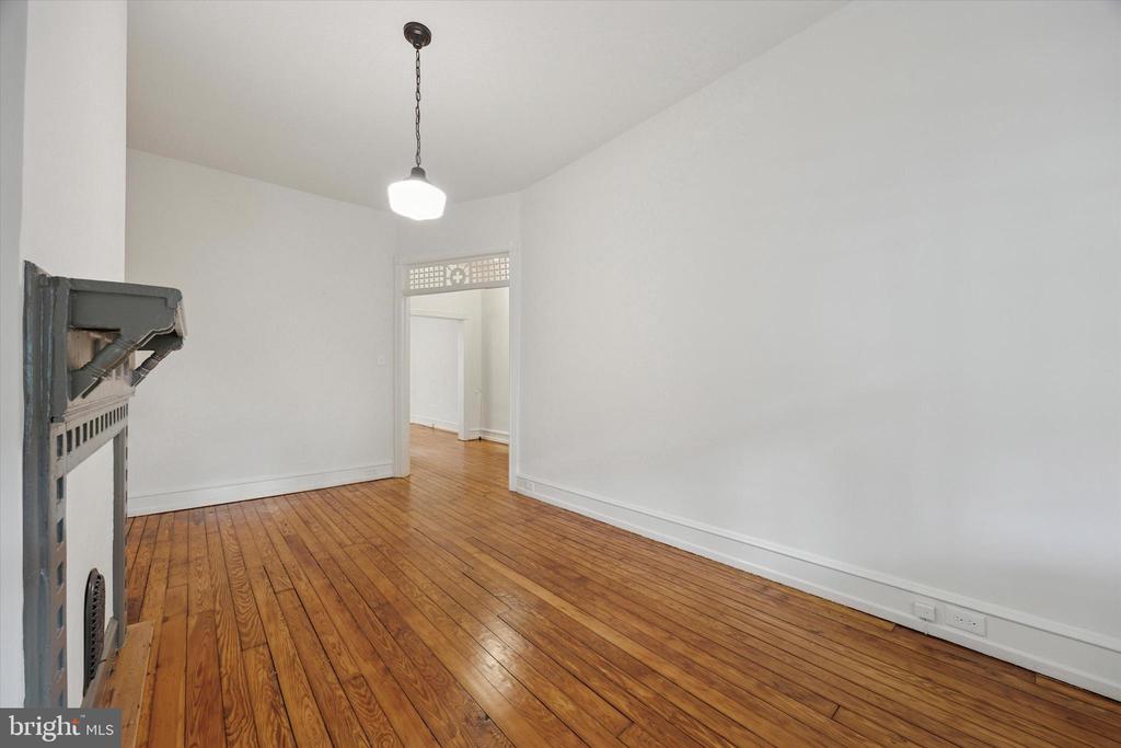 239 W DUVAL STREET