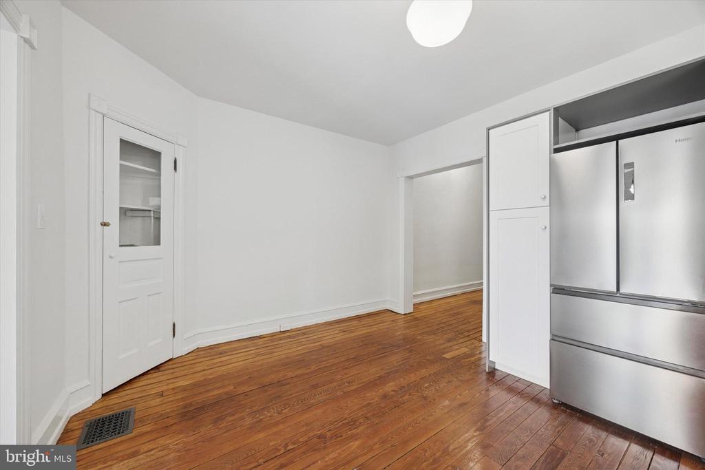 239 W DUVAL STREET