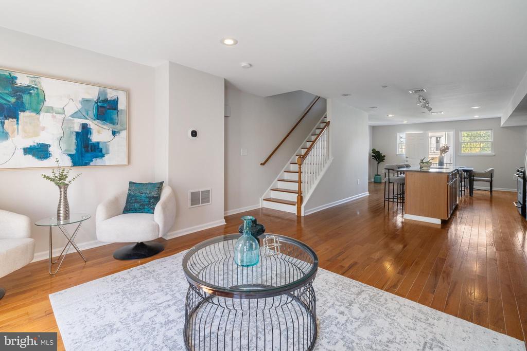 444 DUPONT STREET