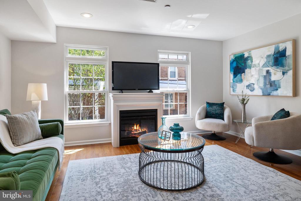 444 DUPONT STREET