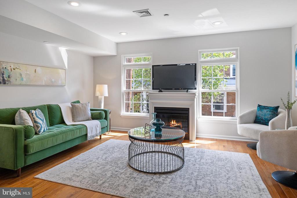 444 DUPONT STREET