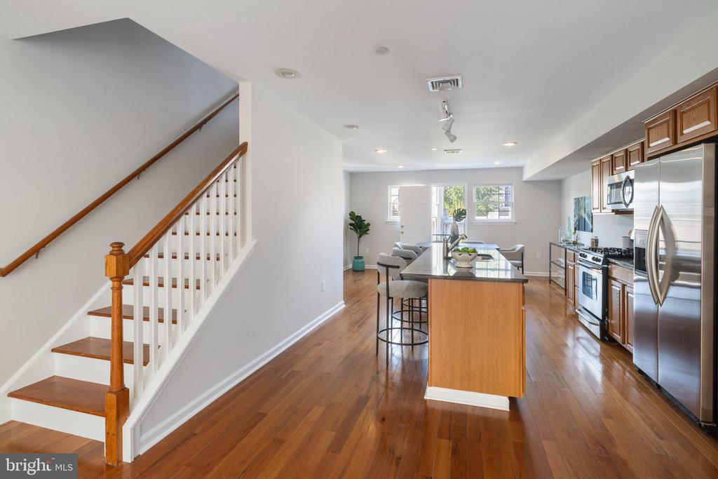 444 DUPONT STREET