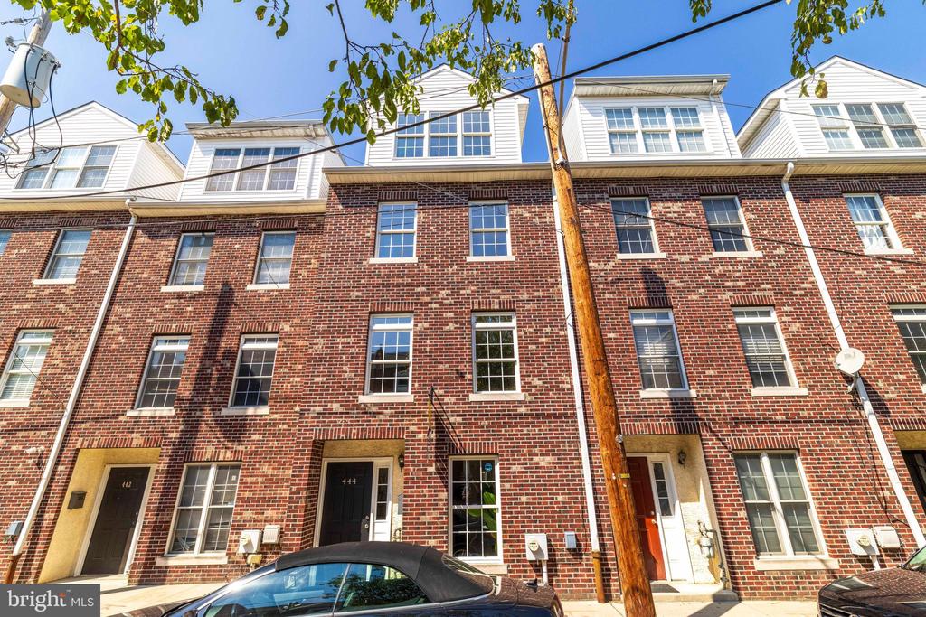 444 DUPONT STREET