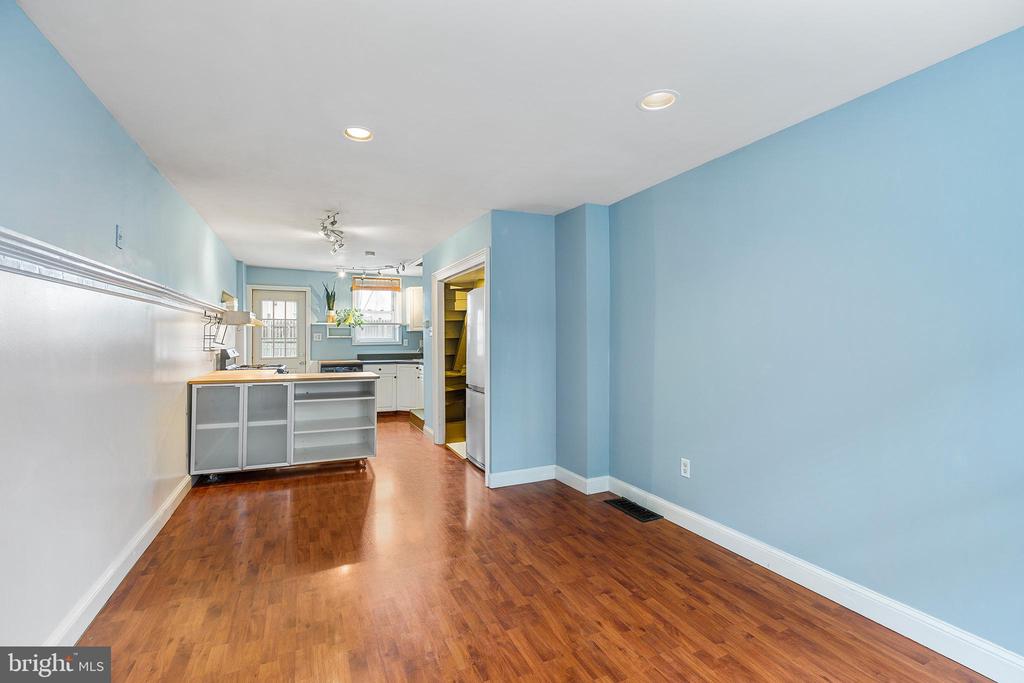 1111 DAY STREET
