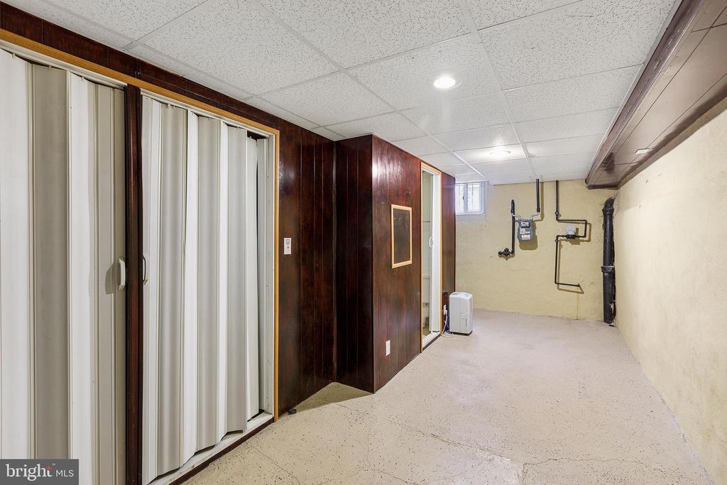 1111 DAY STREET