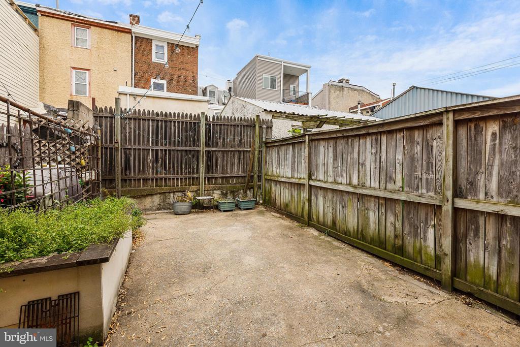 1111 DAY STREET