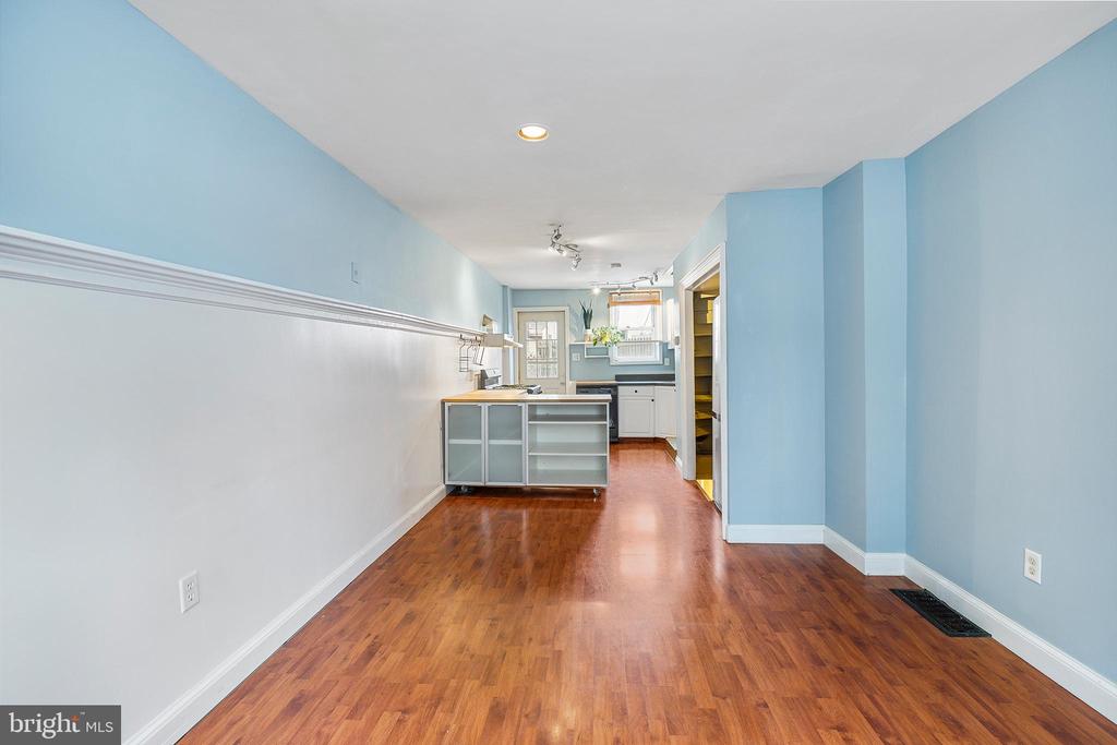 1111 DAY STREET