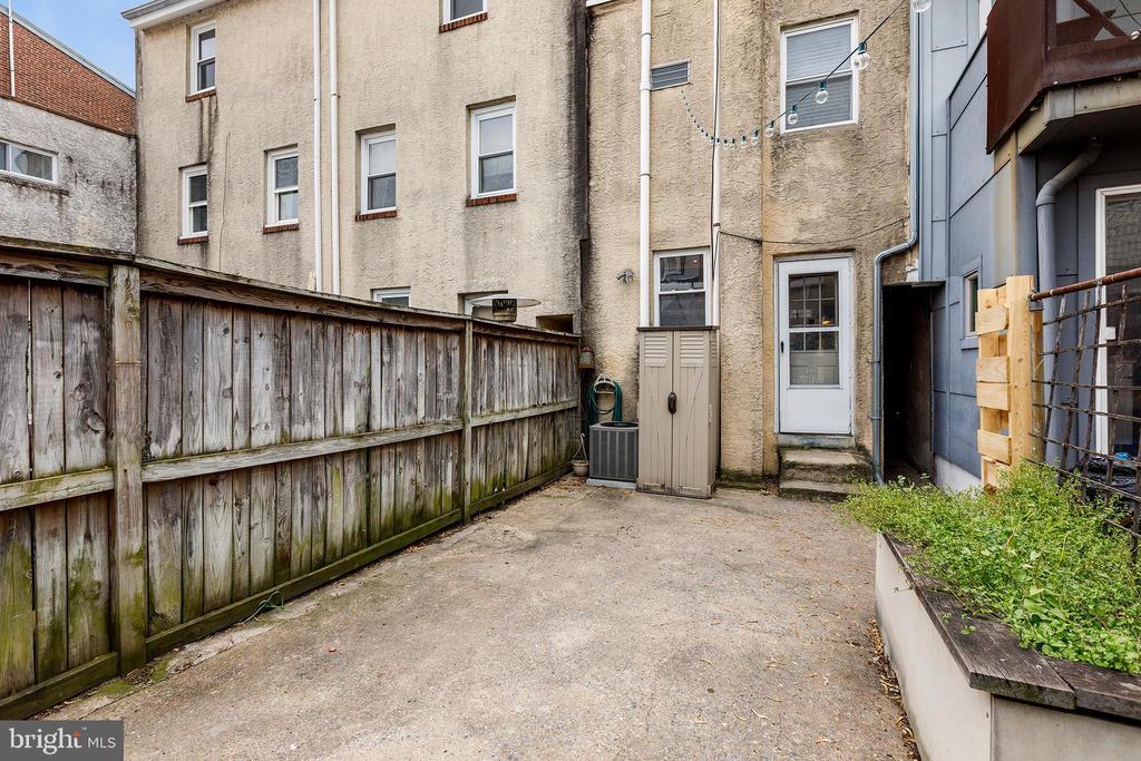 1111 DAY STREET