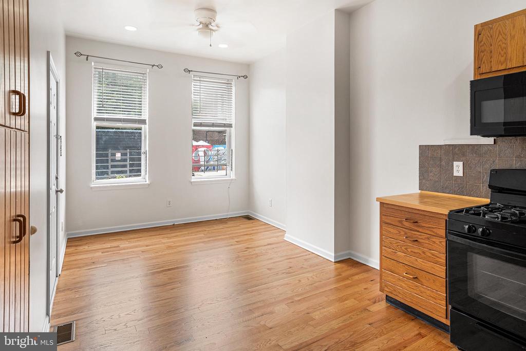 2065 E CLEARFIELD STREET 1ST FLOOR