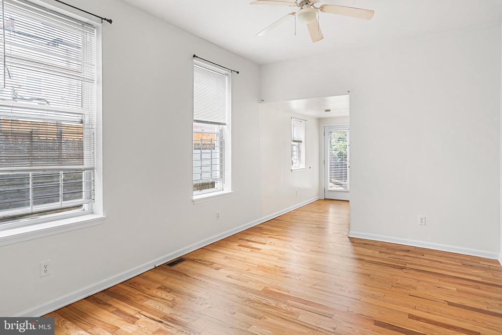 2065 E CLEARFIELD STREET 1ST FLOOR