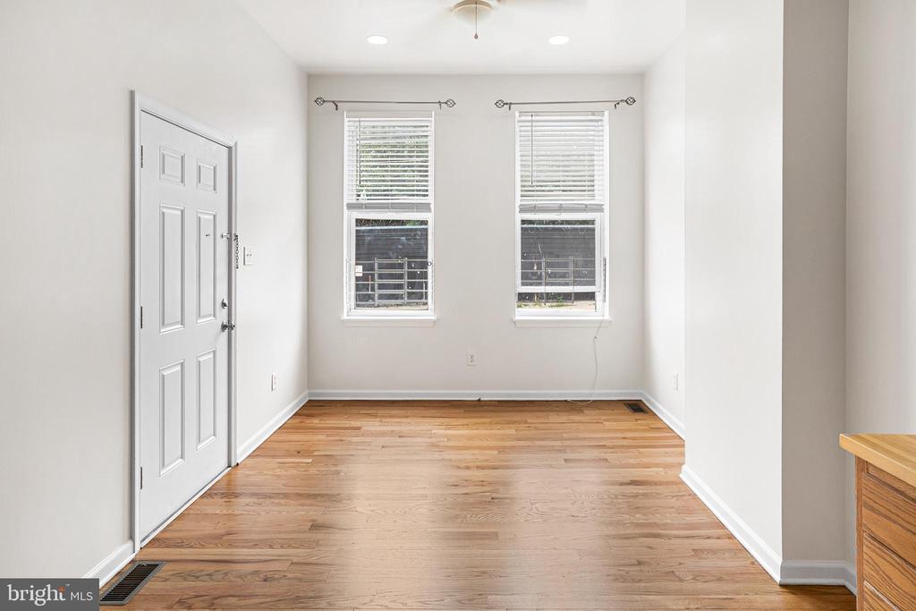 2065 E CLEARFIELD STREET 1ST FLOOR