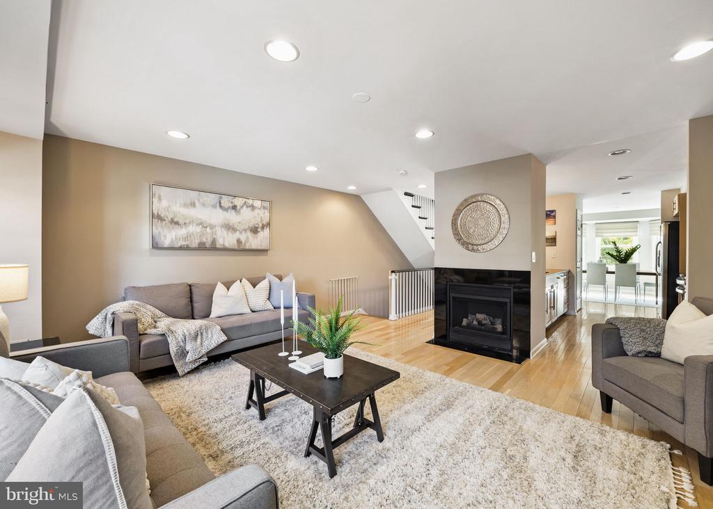 827 CATHARINE