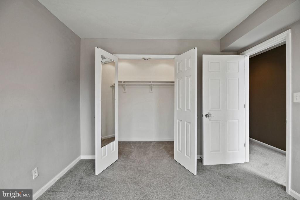 827 CATHARINE