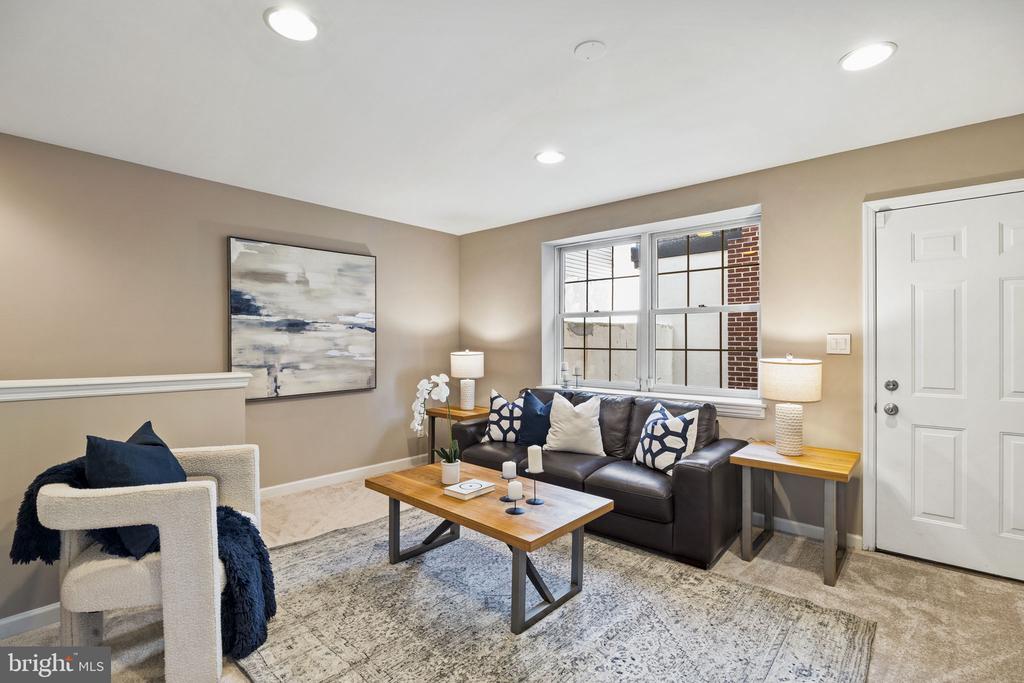 827 CATHARINE