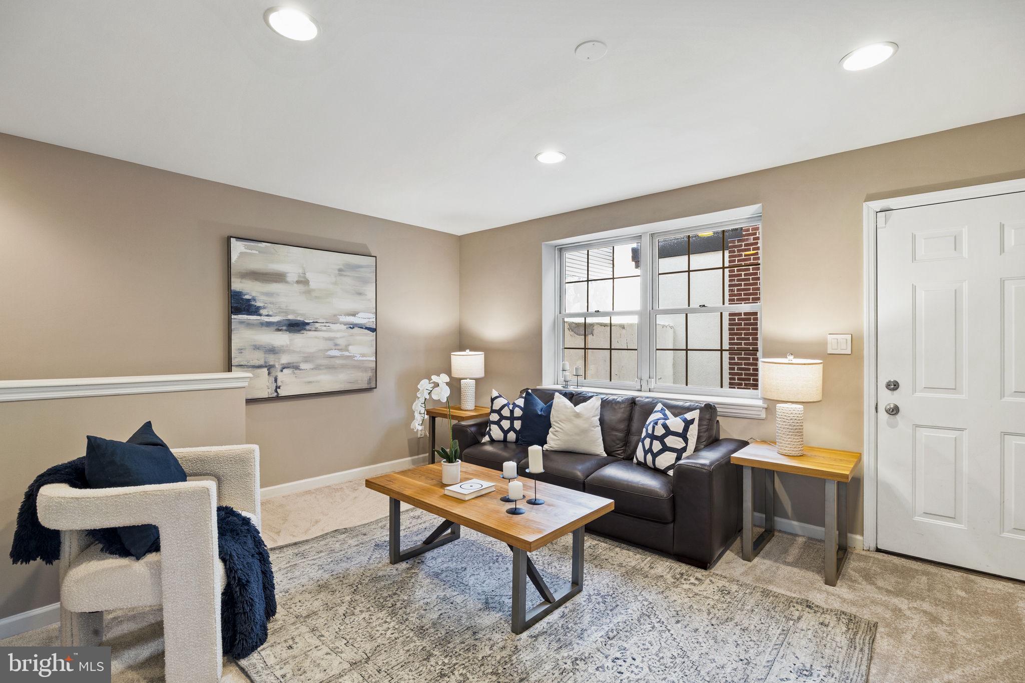 827 CATHARINE