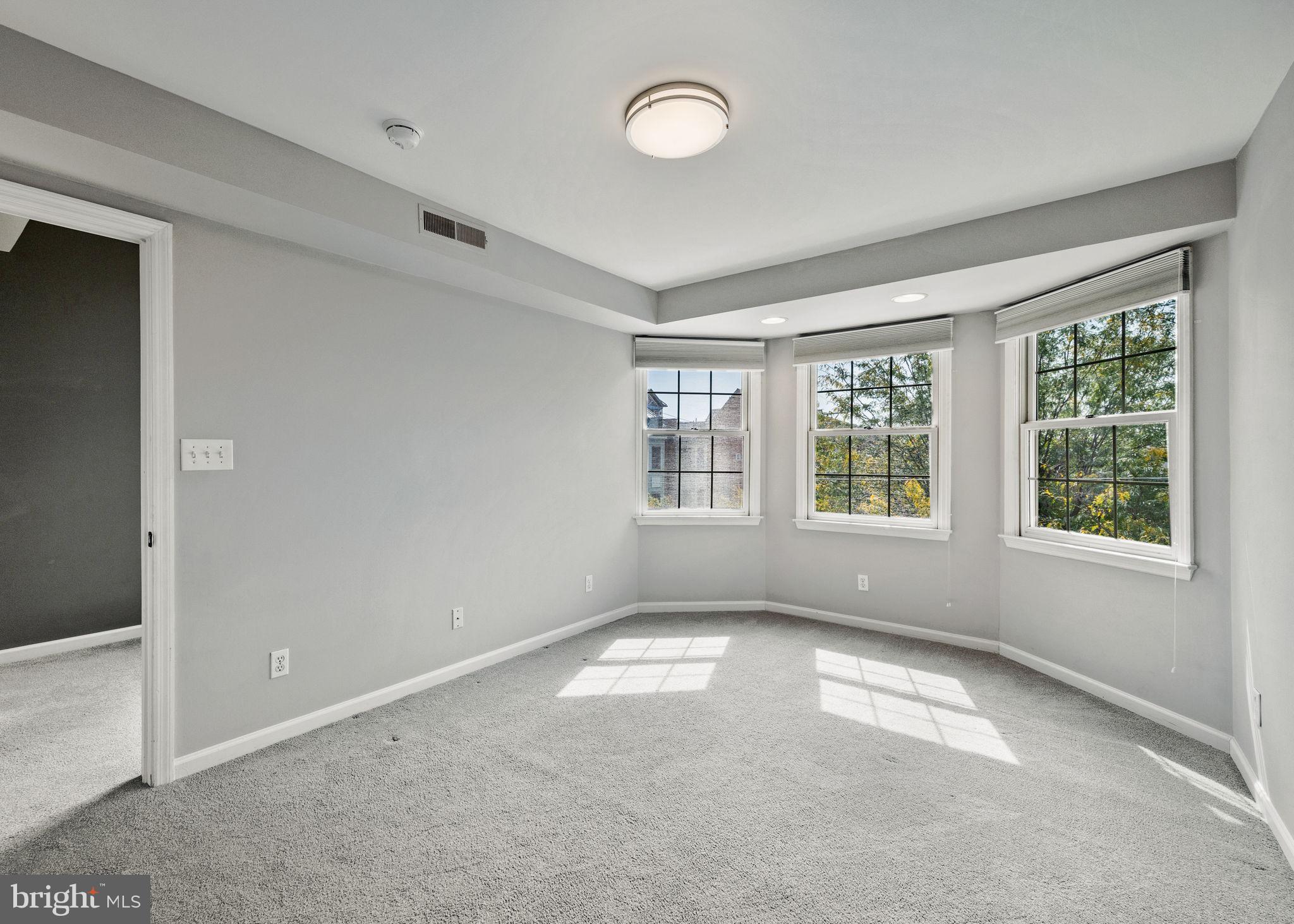 827 CATHARINE