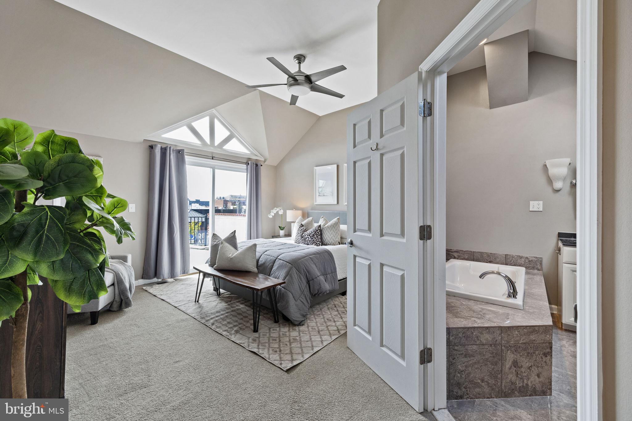 827 CATHARINE