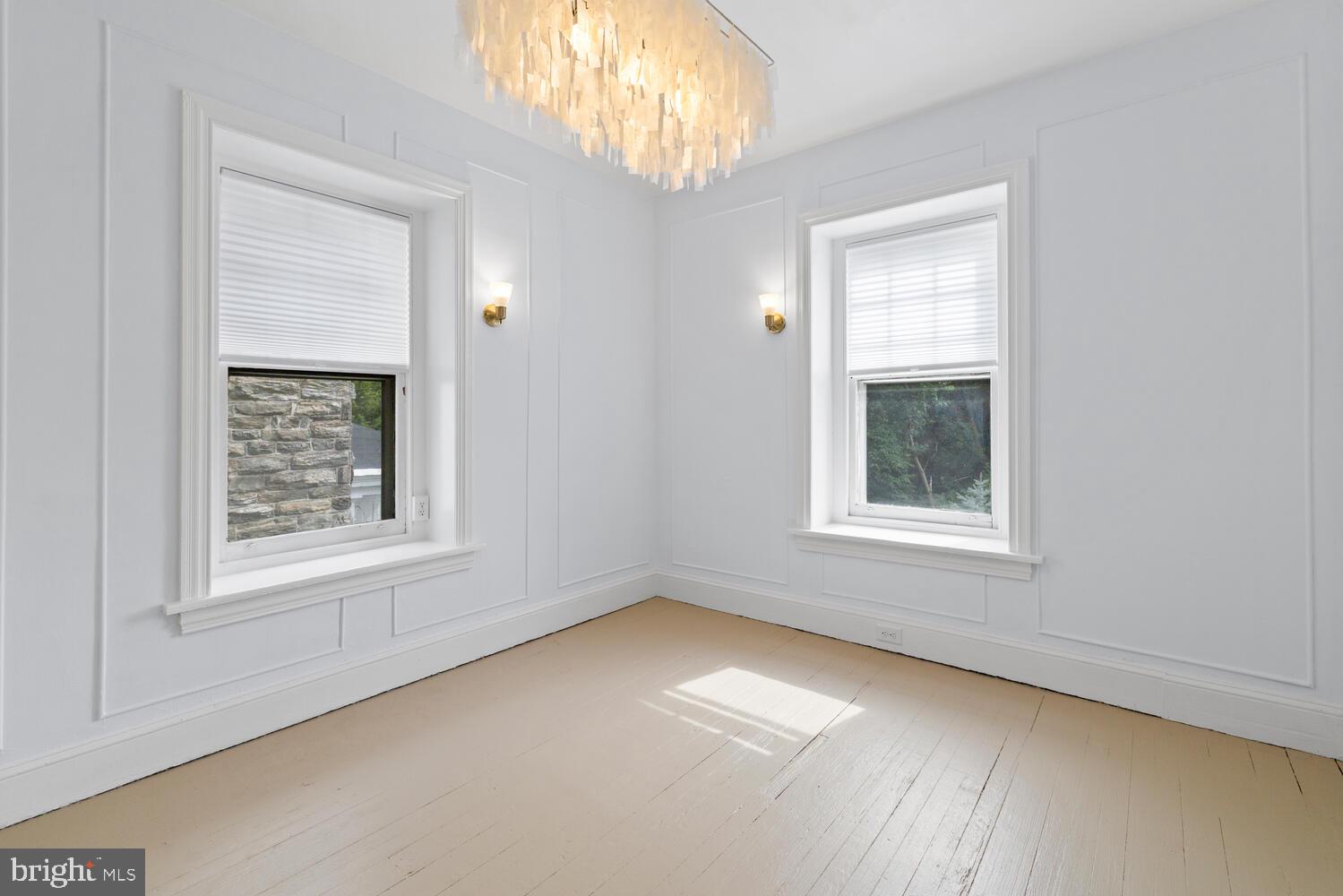 128 W MOUNT PLEASANT AVENUE