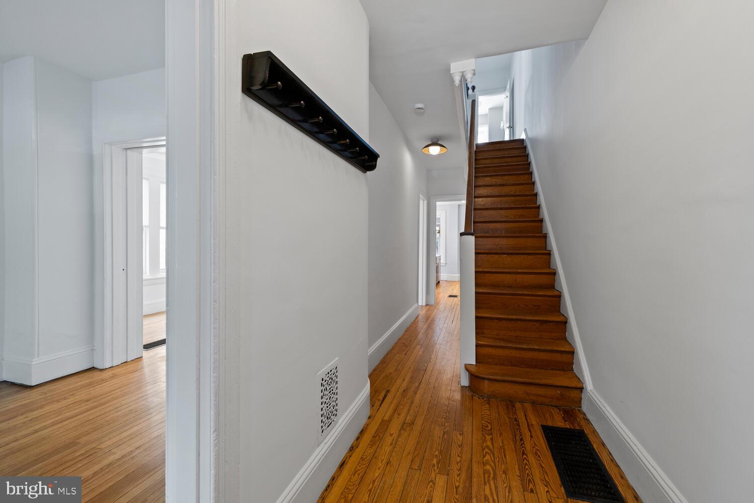 128 W MOUNT PLEASANT AVENUE