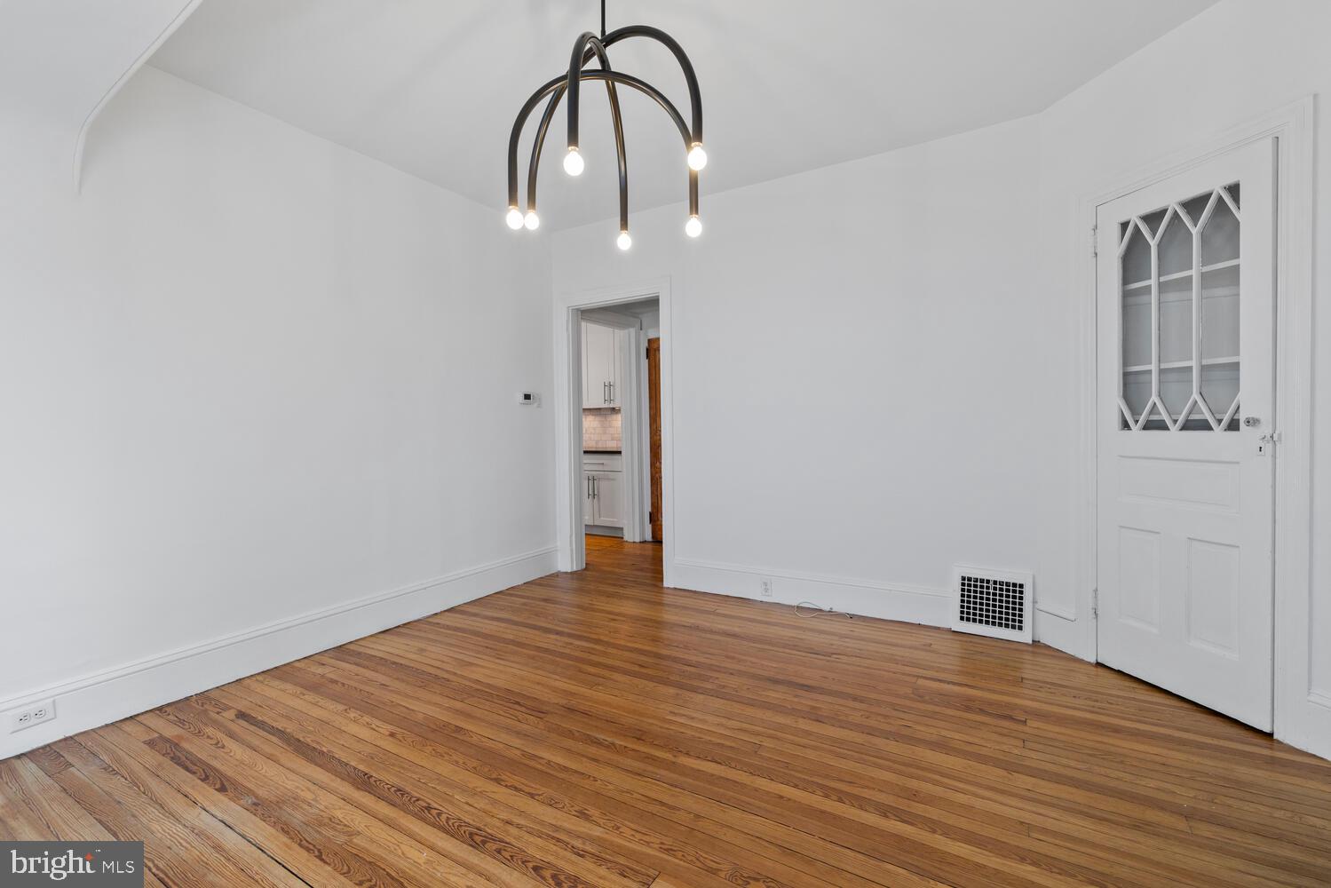 128 W MOUNT PLEASANT AVENUE