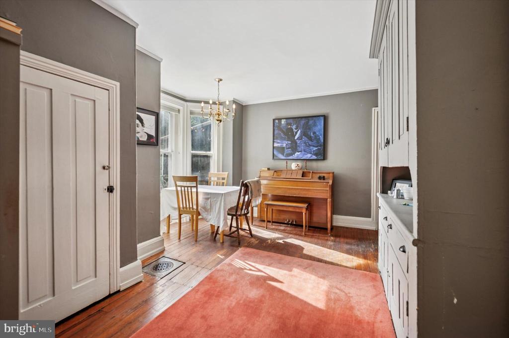 125 W PENN STREET