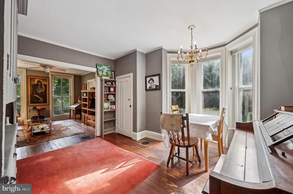 125 W PENN STREET