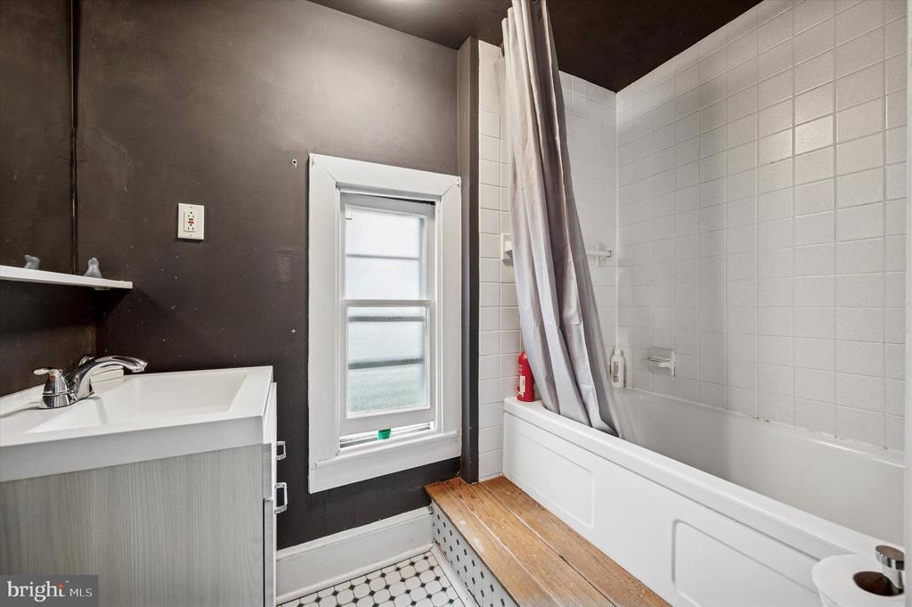 125 W PENN STREET