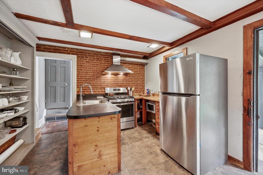 125 W PENN STREET