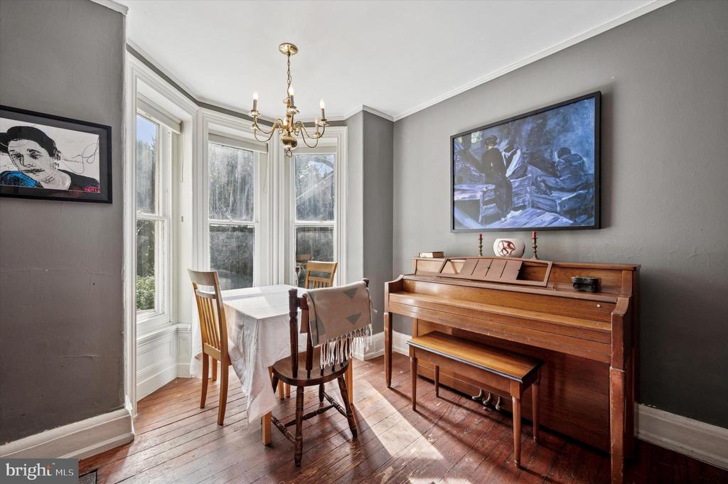 125 W PENN STREET