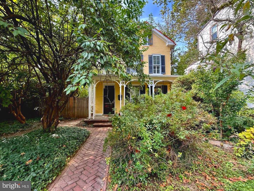 125 W PENN STREET
