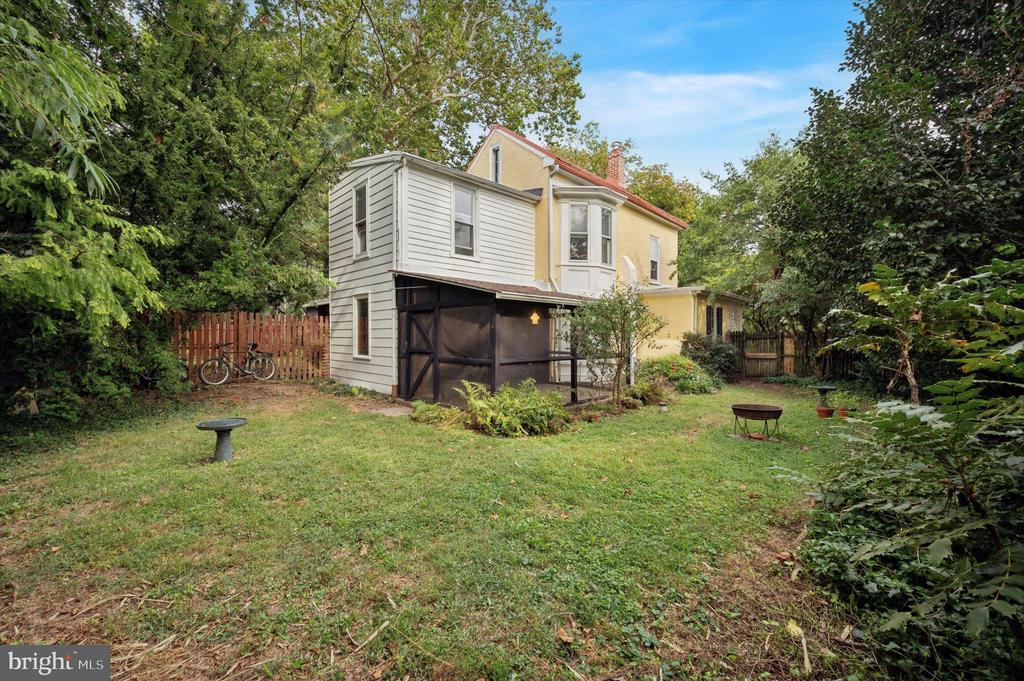 125 W PENN STREET
