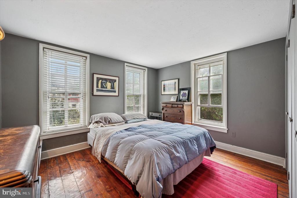 125 W PENN STREET