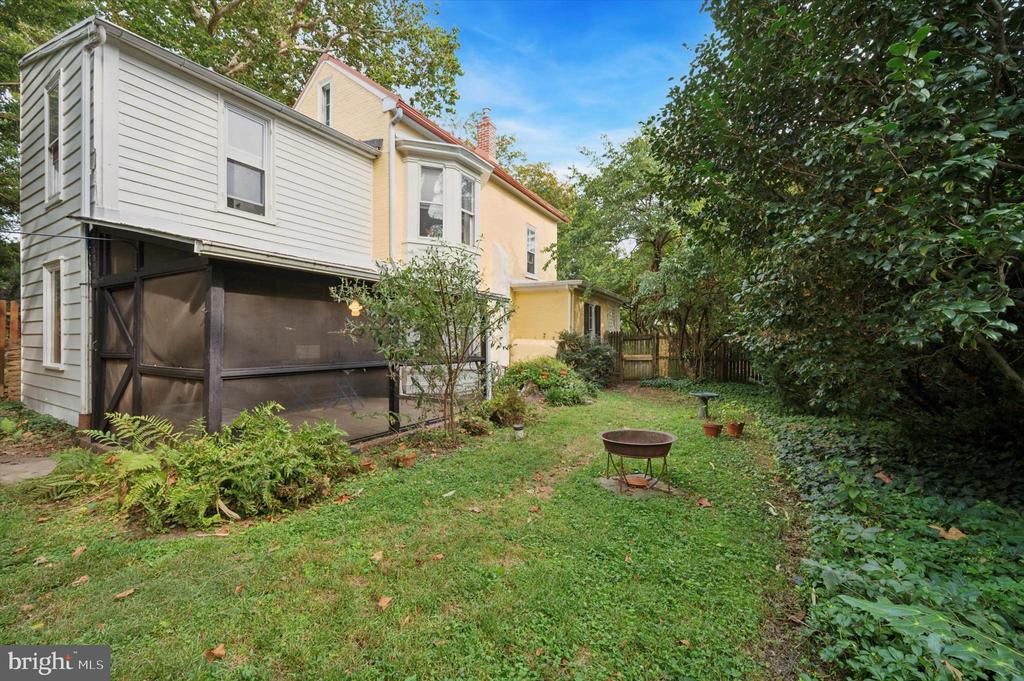 125 W PENN STREET