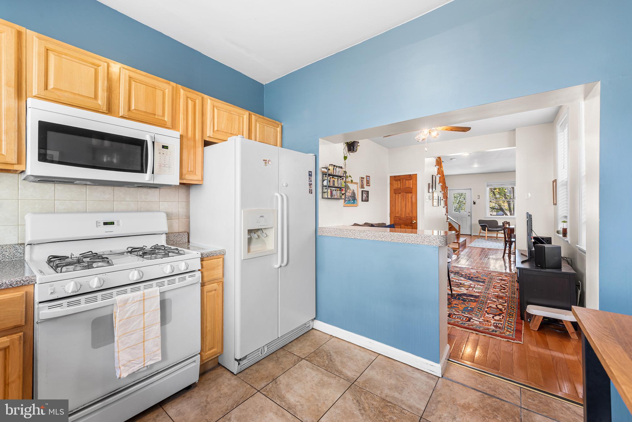 2605 E WESTMORELAND STREET